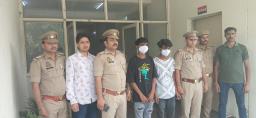 नोएडा: फेस-2 पुलिस ने गांजा तस्करों पर कसा शिकंजा, 51 किलो गांजा बरामद