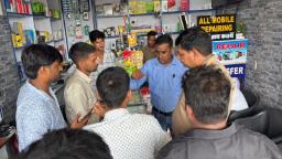 ग्रेटर नोएडा में नकली मोबाइल एक्सेसरीज का जाल बेनकाब, पुलिस ने 5 अभियुक्तों को किया गिरफ्तार