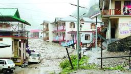 उत्तराखंड के उत्तरकाशी में बादल फटा, 60 से ज्यादा लोग लापता, कईयों के मलबे के नीचे दबे होने की आशंका