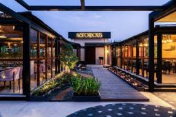 EAST WOOD VILLA मालिक ओर उनके बेटे भतीजे पर जानलेवा हमला 