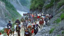 भूस्खलन से महिला तीर्थयात्री की गई जान, अमरनाथ यात्रा स्थगित, पहलगाम और बालटाल दोनों रास्ते बंद