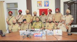 अमृतसर कमिश्नरेट पुलिस की बड़ी कार्रवाई, हथियार और नार्को-हवाला नेटवर्क का किया भंडाफोड़, 5 आरोपी गिरफ्ता 