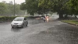Punjab Weather : पंजाब में बारिश का दौर जारी, 6 जिलों में येलो अलर्ट जारी, 21 जुलाई तक खराब रहेगा मौसम