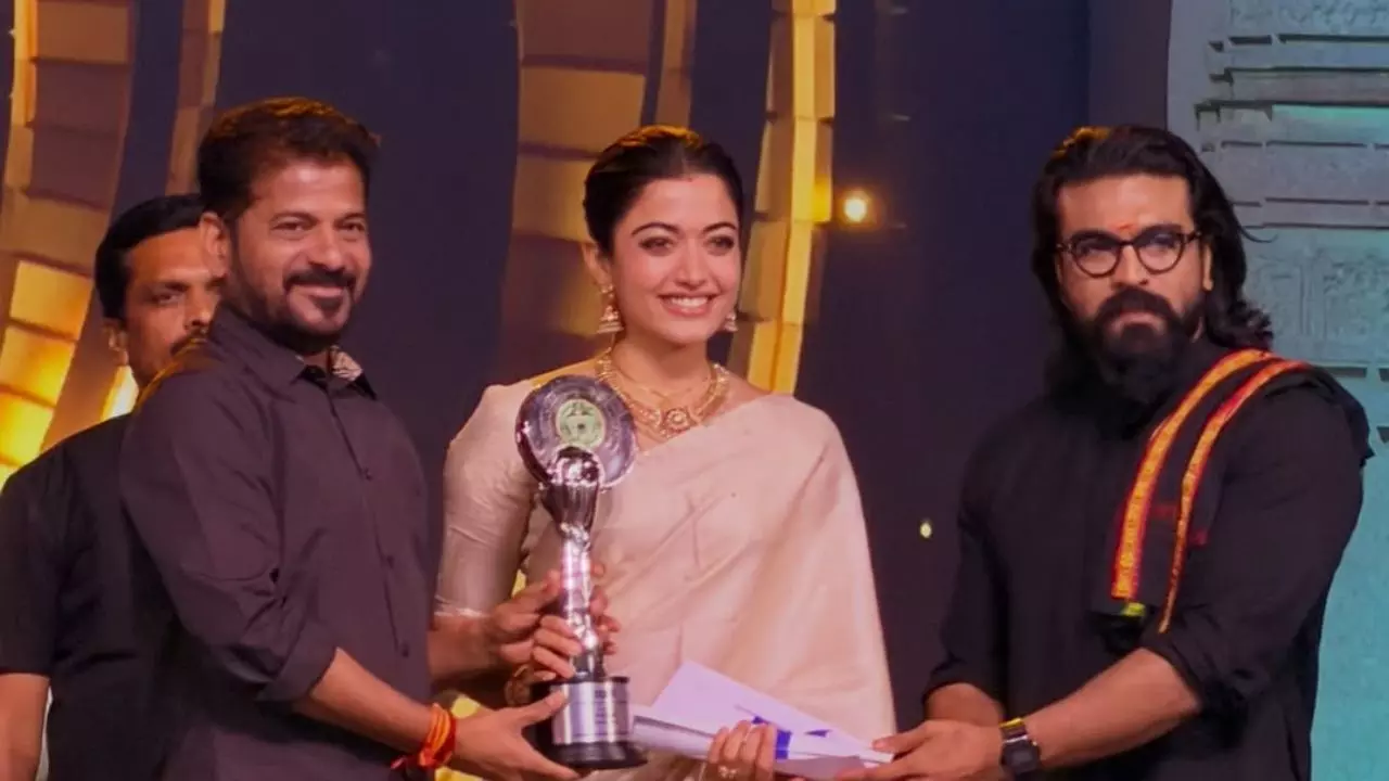 Rashmika Win Best Actress Award: पहले एक्टिंग को लेकर किया गया ट्रोल, अब मिला बेस्ट एक्ट्रेस का अवॉर्ड...