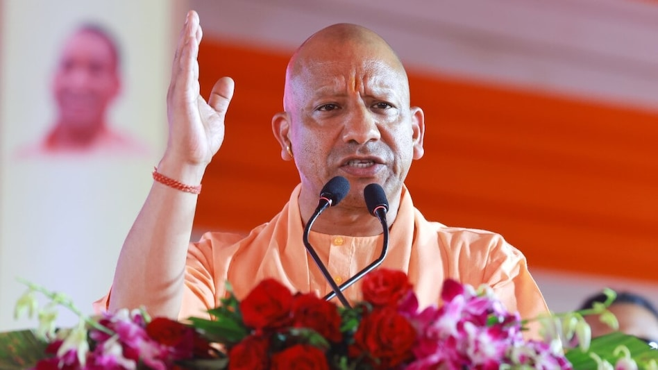 CM योगी ने विपक्ष पर साधा निशाना-महागठबंधन में तीन बंदर !