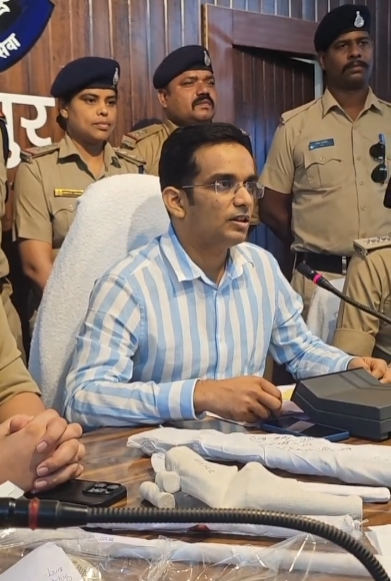 Temple theft gang arrested in Bundelkhand: मंदिरों में चोरी करने वाला गिरोह गिरफ्तार, बुंदेलखंड के 23 मंदिरों से चोरी का खुलासा