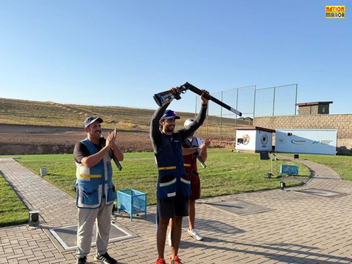 Asian Shooting Championship 2025: अनंत जीत सिंह नरुका ने कुवैती खिलाड़ी को हराकर जीता स्वर्ण पदक...