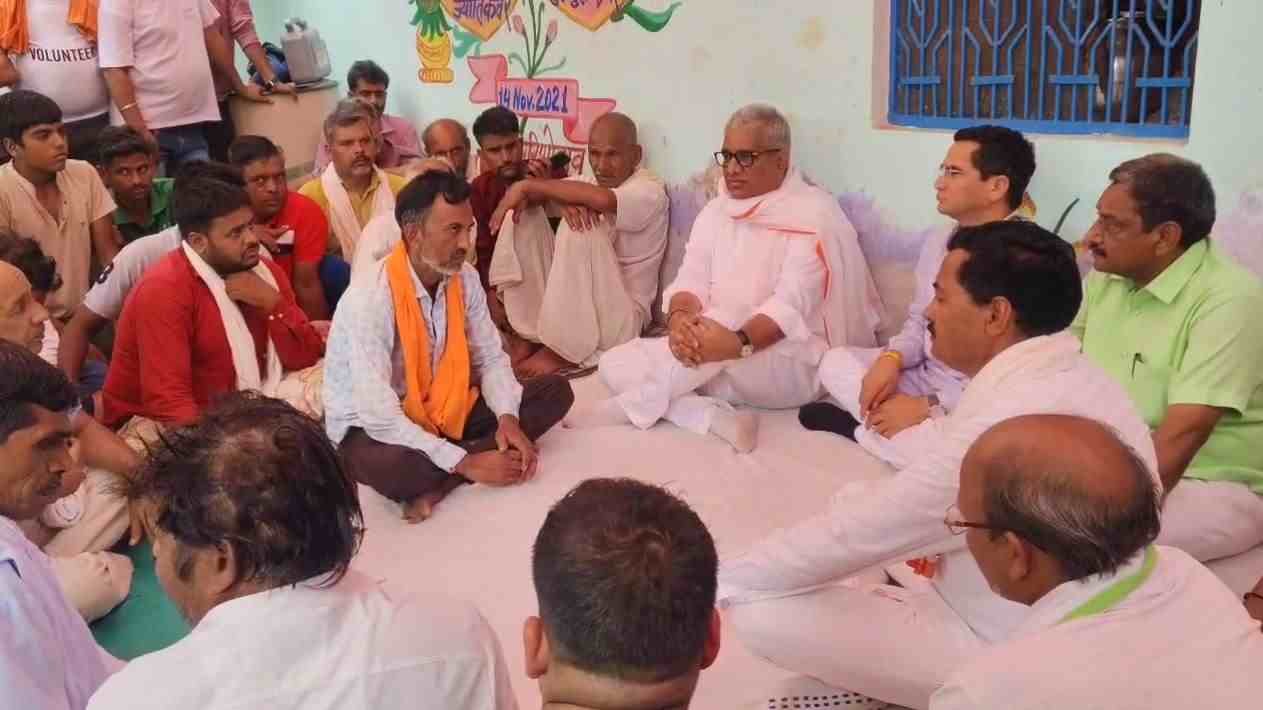 Child Murder Rajgarh Alwar: केंद्रीय मंत्री भूपेंद्र यादव ने परिजनों को दी सांत्वना, ग्रामीणों ने उठाए पुलिस कार्यवाही पर सवाल
