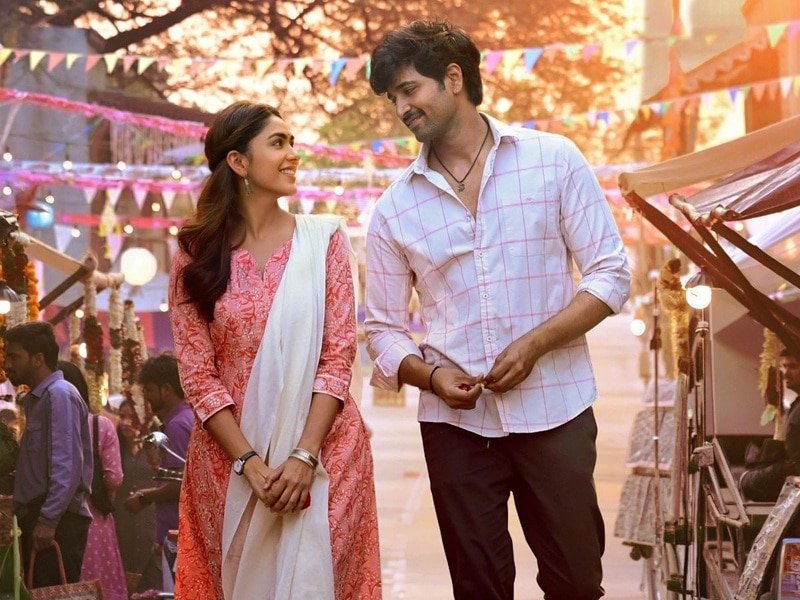 Dacoit Film Review: मृणाल ठाकुर की फिल्म Dacoit रिलीज, प्यार और बदले से भरी कहानी!