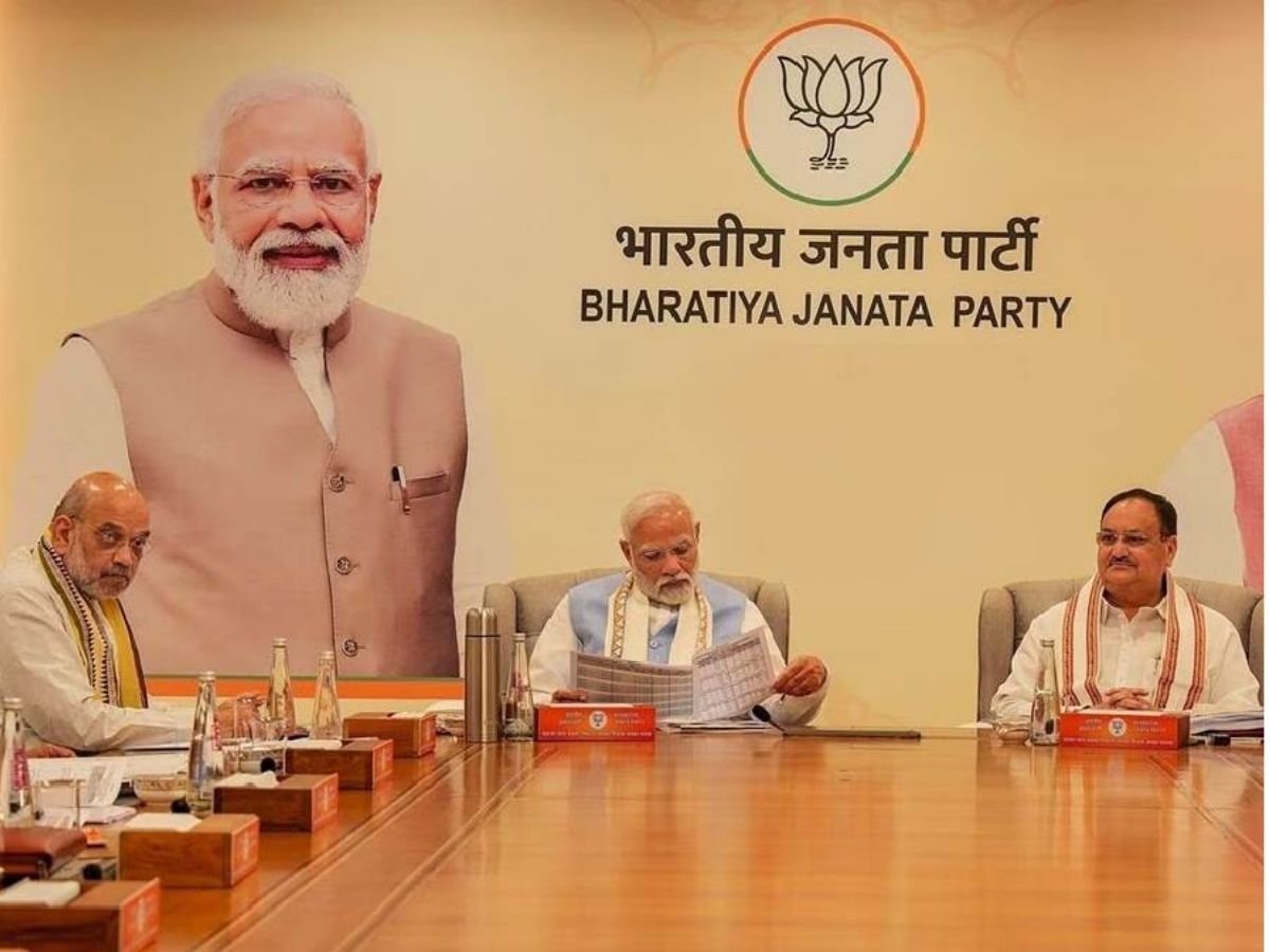 बीजेपी ने जारी की दूसरी लिस्ट, मैथिली ठाकुर और पूर्व IPS आनंद मिश्रा को मिला टिकट