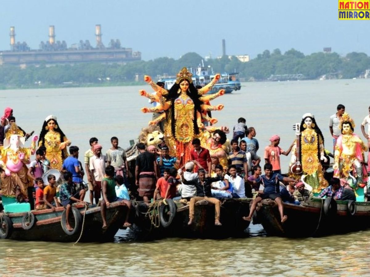 Durga Visarjan 2025: मां दुर्गा को विदाई देते समय भूलकर भी न करें ये गलतियां, जानिए सही नियम...