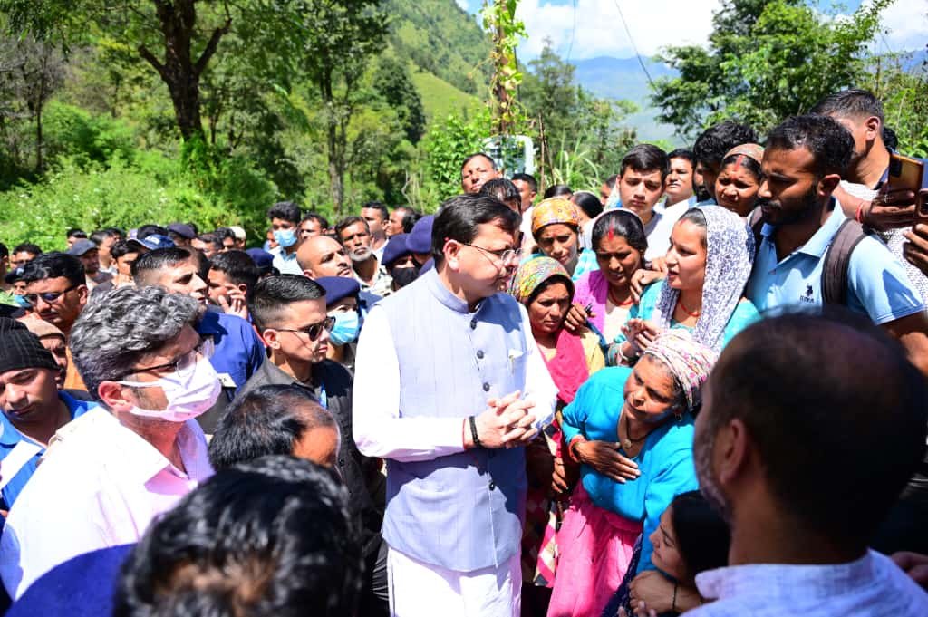 नंदानगर आपदा: CM धामी ने किया स्थलीय निरीक्षण, प्रभावितों को दिलाया हर संभव मदद का भरोसा