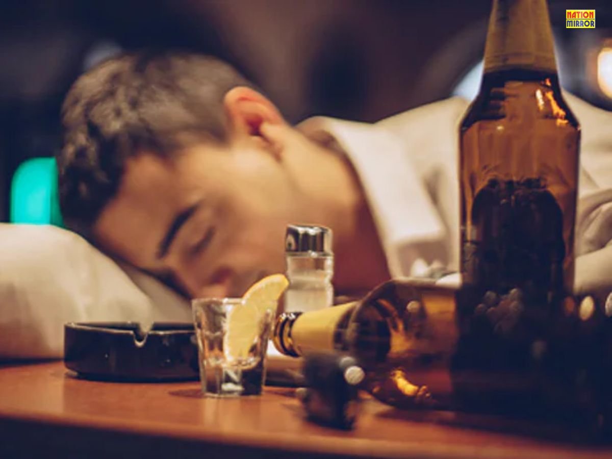 Hangover Home Remedies: पार्टी के बाद चढ़ गया नशा? जानिए हैंगओवर उतारने के असरदार घरेलू उपाय...