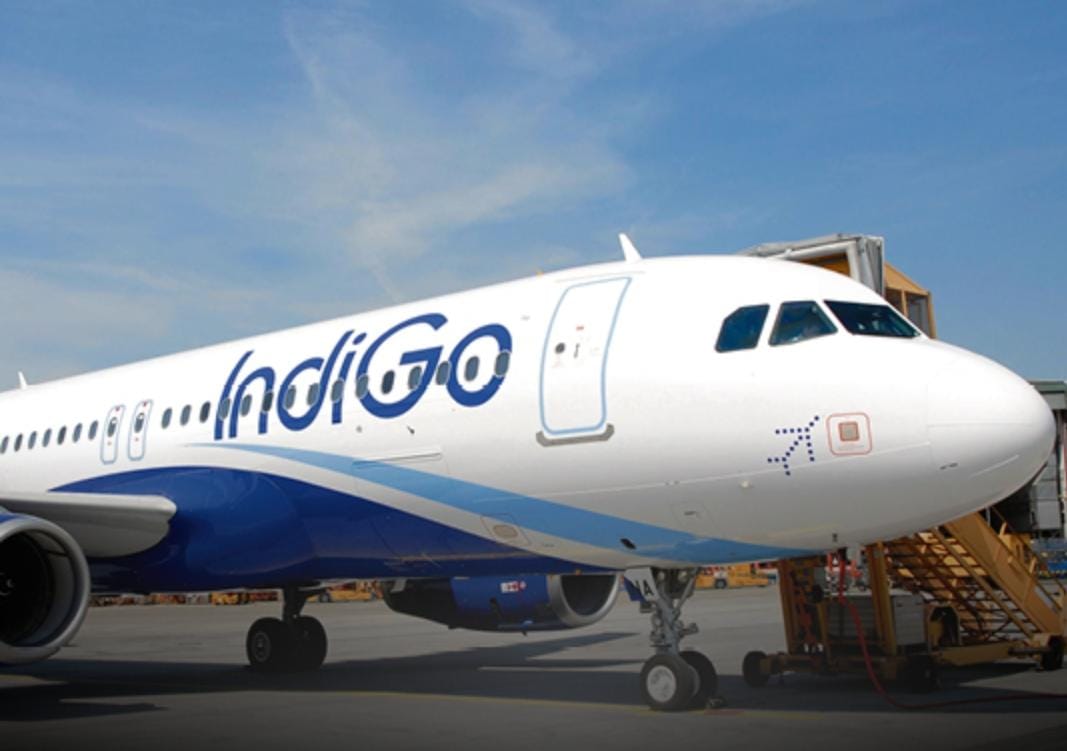 IndiGo flight emergency landing: दिल्ली-गोवा इंडिगो उड़ान की मुंबई में आपात लैंडिंग