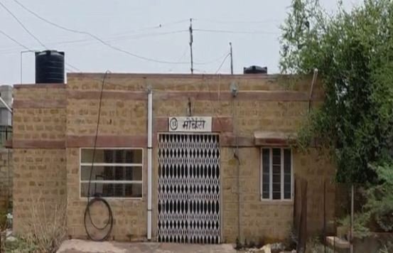 Jaisalmer Hospital: जैसलमेर की मोर्चरी बनी नरक का द्वार, खुले में सड़ते शव और फैलती दुर्गंध