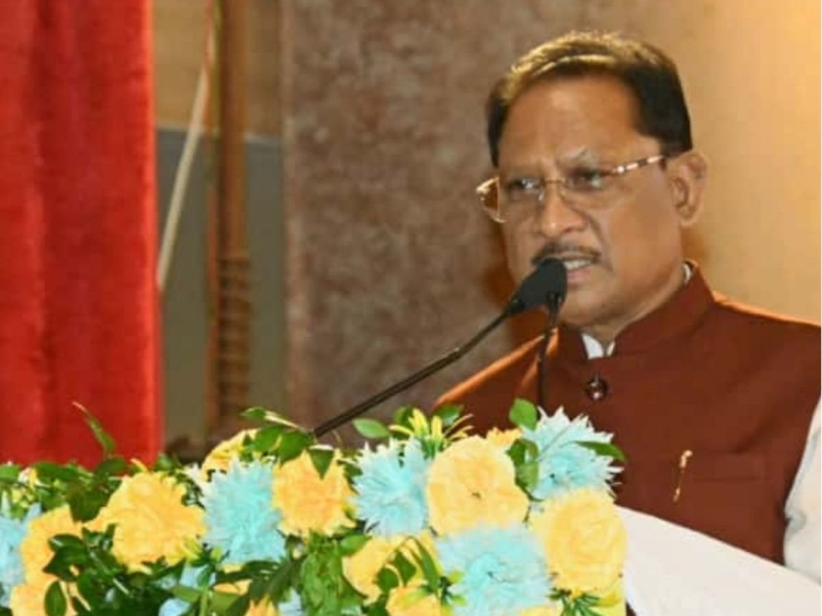 CG NEWS : युवा कवि सम्मेलन में शामिल हुए मुख्यमंत्री विष्णु देव साय,बोले-छत्तीसगढ़ की धरती संस्कृति और साहित्य की धरा