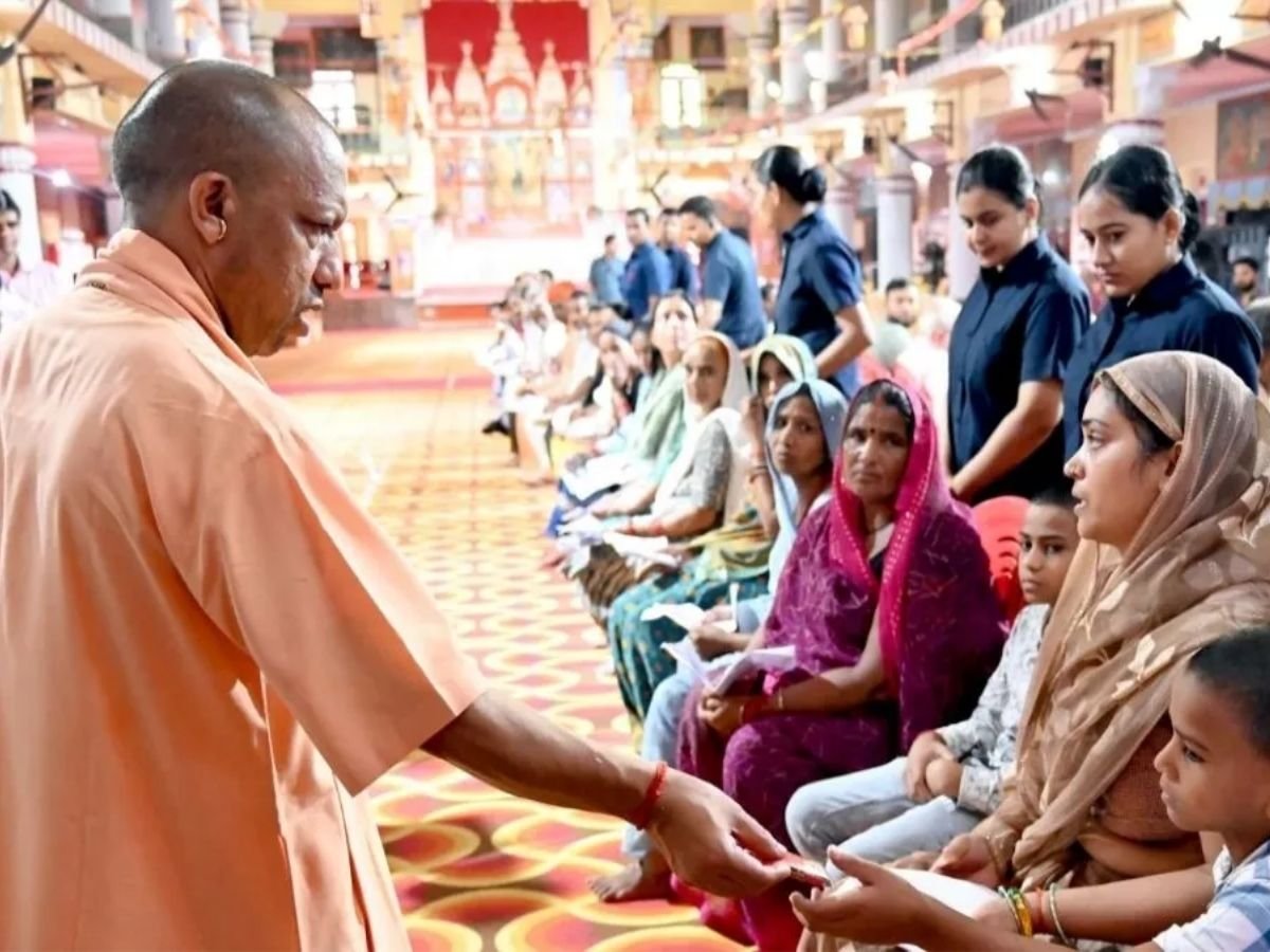 CM योगी का जनता दरबार, 150 लोगों की सुनी समस्याएं, दिए निर्देश