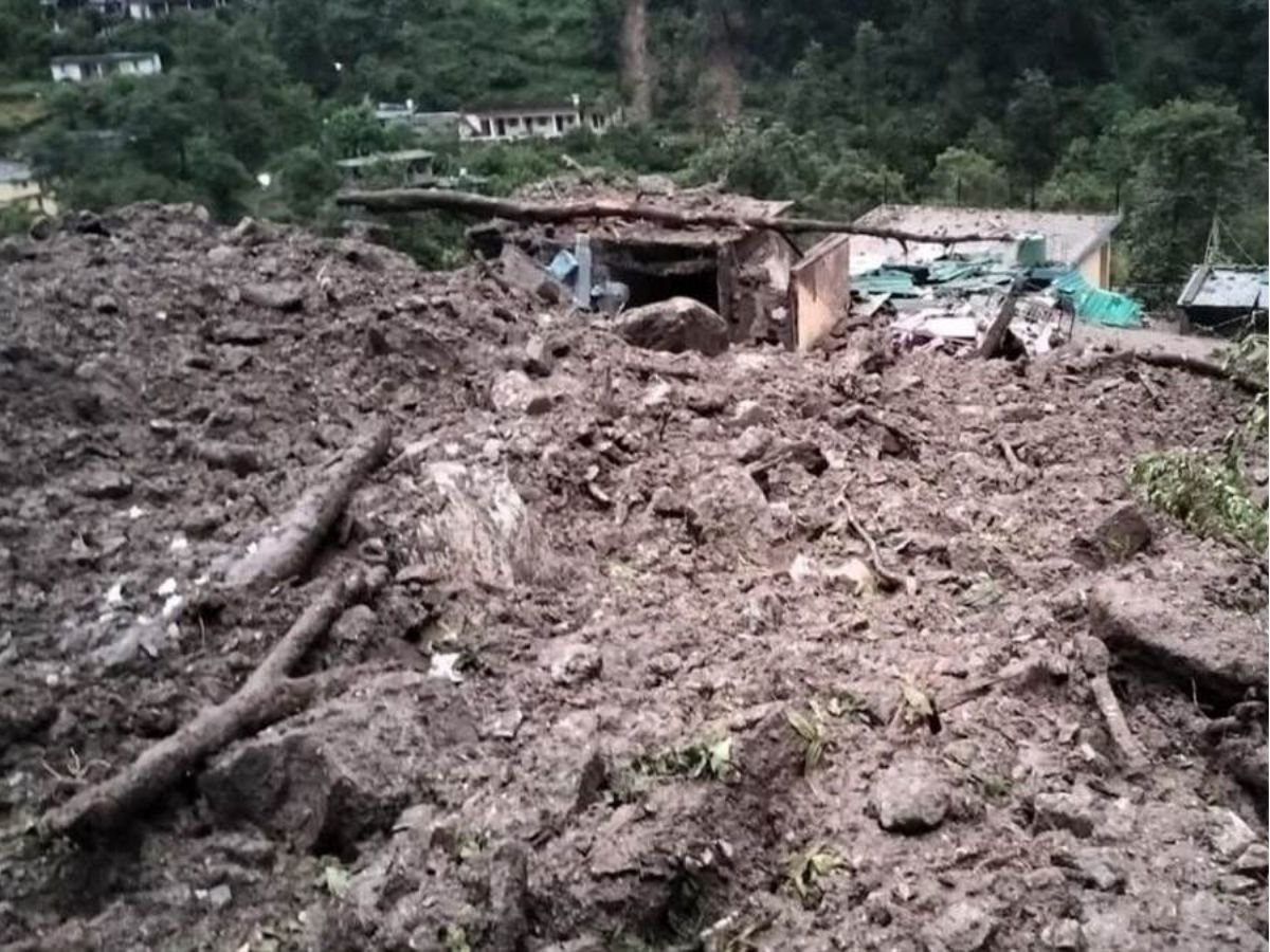 उत्तराखंड में लगातार बादल फटने से तबाही: सीएम धामी ने दिए त्वरित राहत के निर्देश