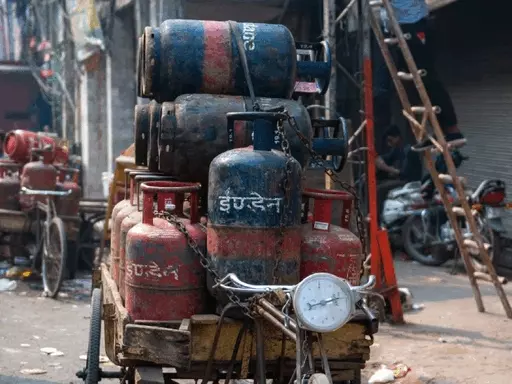 नवंबर 2025 में बड़ा बदलाव: बैंक से लेकर ChatGPT तक, जानिए क्या बदल गया है