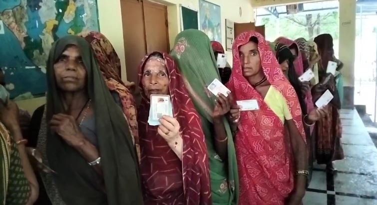 Panchayat Elections: गुजरात पंचायत चुनाव: 8,326 ग्राम पंचायतों के लिए वोटिंग शुरू, 25 जून को होगी काउंटिंग