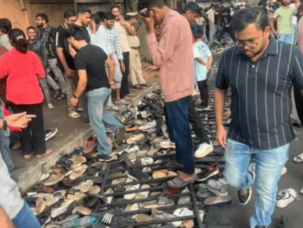 IPL में 2 हार के बाद क्या धोनी के धुरंधर कर पाएंगे वापसी या कोहली का बल्ला छुड़ा देगा पसीना!