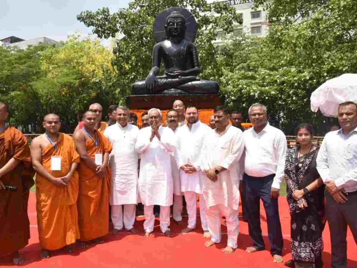 CM Nitish Buddha Purnima: बुद्ध पूर्णिमा पर CM नीतीश ने की पूजा अर्चना, सभी सरकारी कार्यालयों में अवकाश