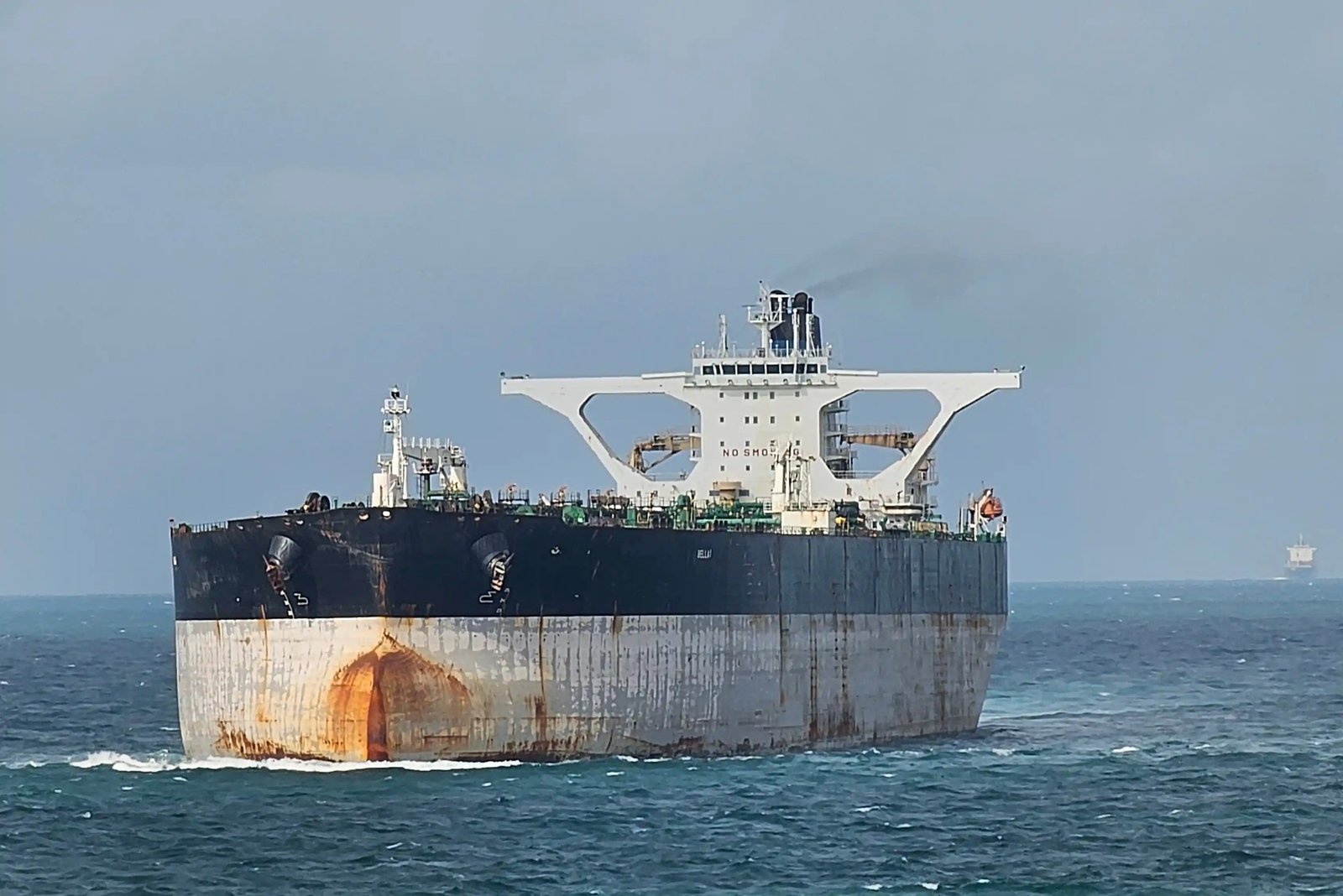 Russian ship seized by US with Indian crew: अमेरिकी कार्रवाई में फंसा रूसी जहाज 3 भारतीय सवार, वेनेजुएला से तेल लेने जा रहा था