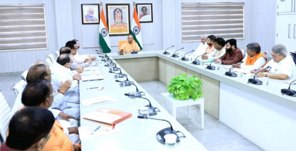 CM Yogi meeting with representatives: जन अपेक्षाओं पर खरा उतरना सरकार की प्राथमिकता- यूपी के मुखिया योगी आदित्यनाथ