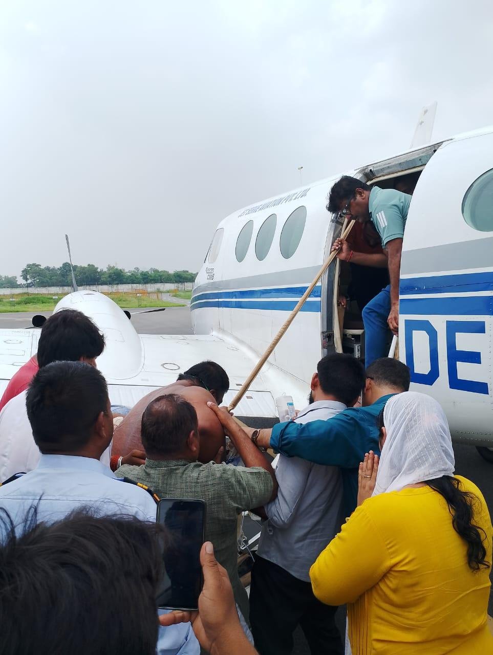 Singrauli NEWS: एयर एम्बुलेंस सेवा से संदीप को मिला जीवनदान,कलेक्टर की तत्परता से लौटी परिवार में खुशी"