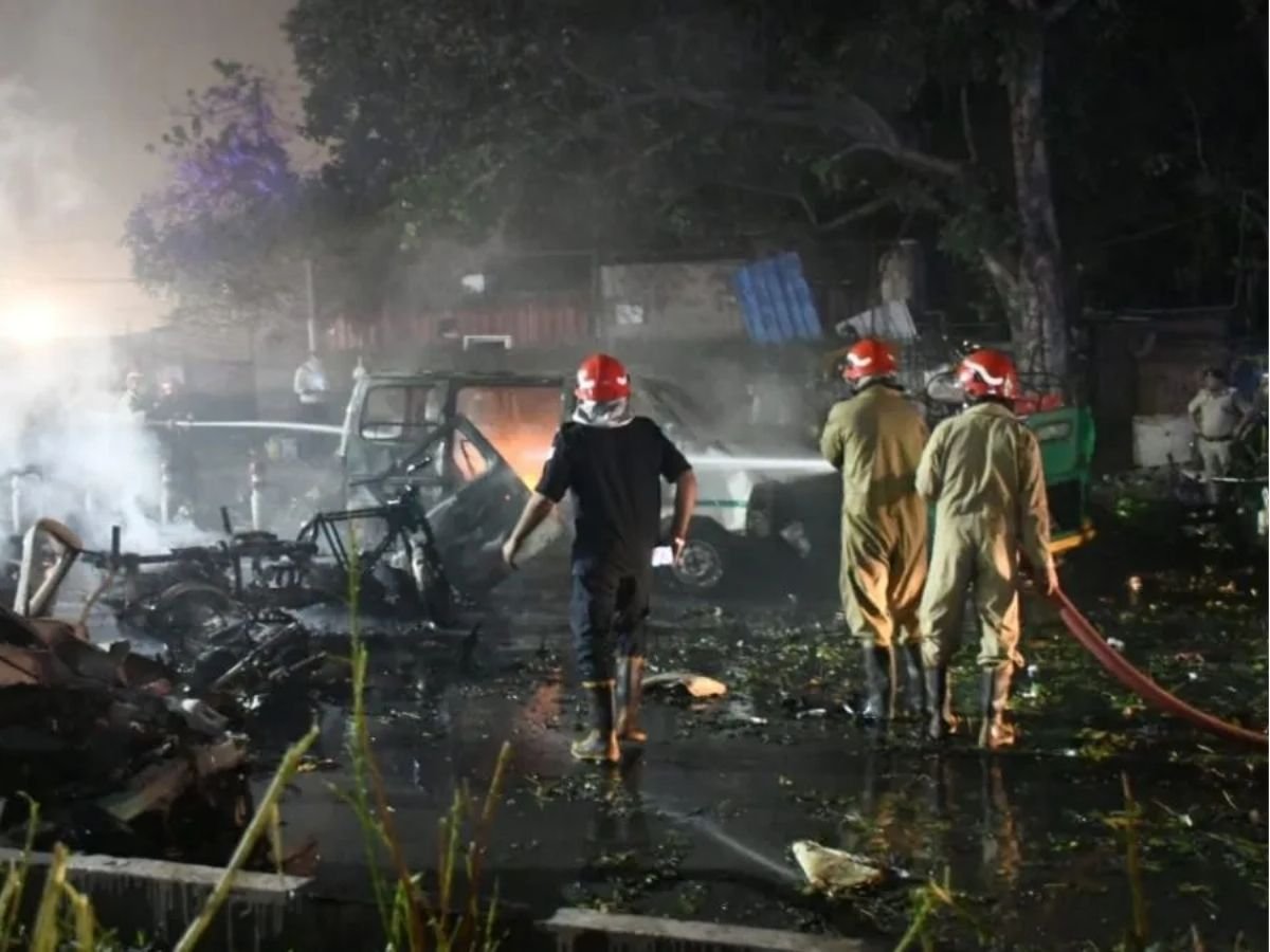 दिल्ली ब्लास्ट में मरने वालों की संख्या बढ़ी, 40 लोग गिरफ्तार, मस्जिदों में की जा रही जांच