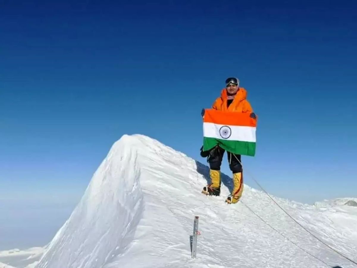 राजस्थान की बेटी ने रचा इतिहास, विन्सन मैसिफ पर फहराया तिरंगा