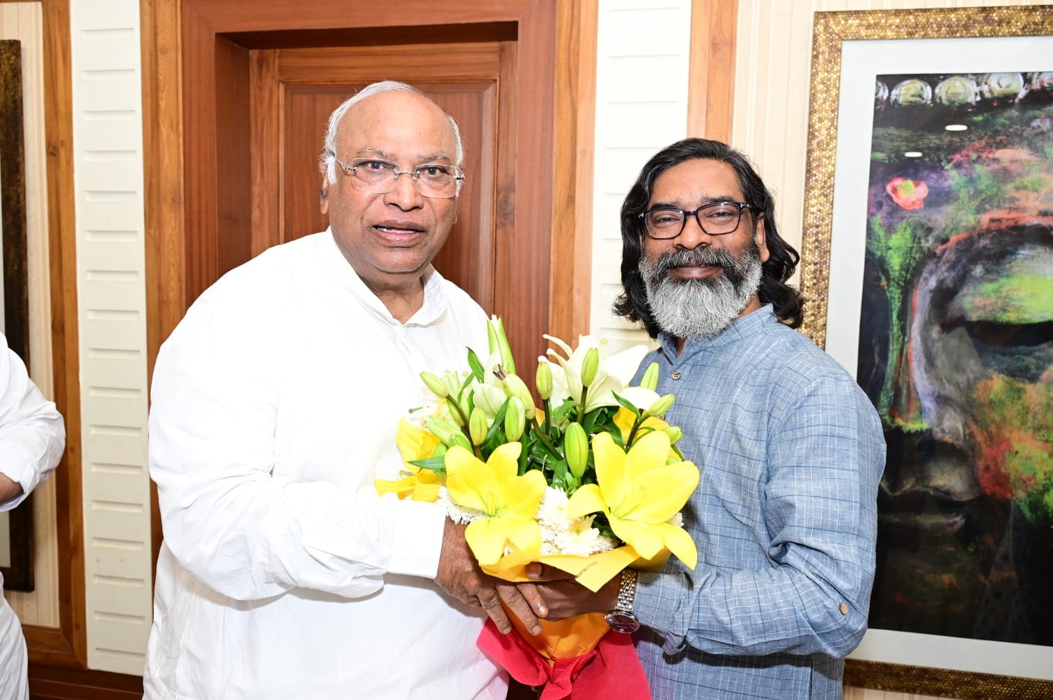 Hemant Soren Congress Leaders Meeting: मुख्यमंत्री हेमन्त सोरेन और कांग्रेस नेताओं के बीच रांची में मुलाकात