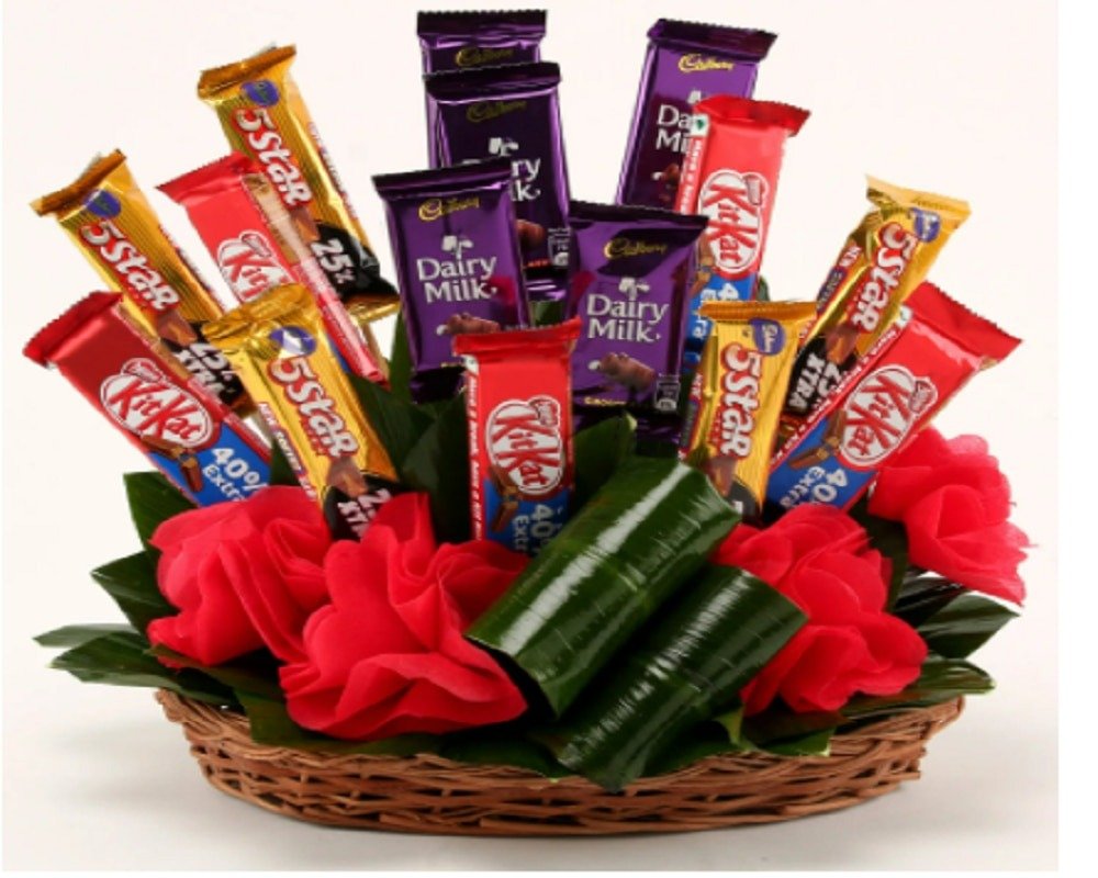 Chocolate Day 2026: वैलेंटाइन वीक का सबसे मीठा दिन आज, रिश्तों में घुलती है मिठास...