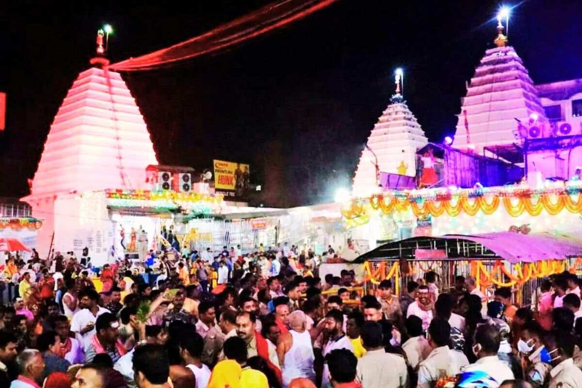 झारखण्ड का देवघर रंगा आस्था के रंग में, 3 दिन मनाई जाएगी होली