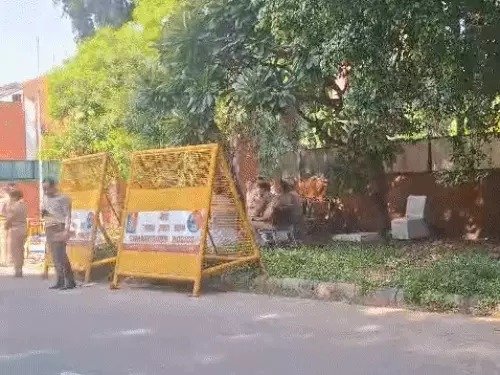 हरियाणा: IPS अफसर वाई. पूरन कुमार की आत्महत्या: सरकार पर बढ़ा दबाव