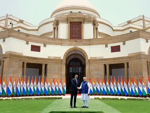 भारत दौरे पर पराग्वे के राष्ट्रपति: मोदी से मुलाकात, गार्ड ऑफ ऑनर से स्वागत