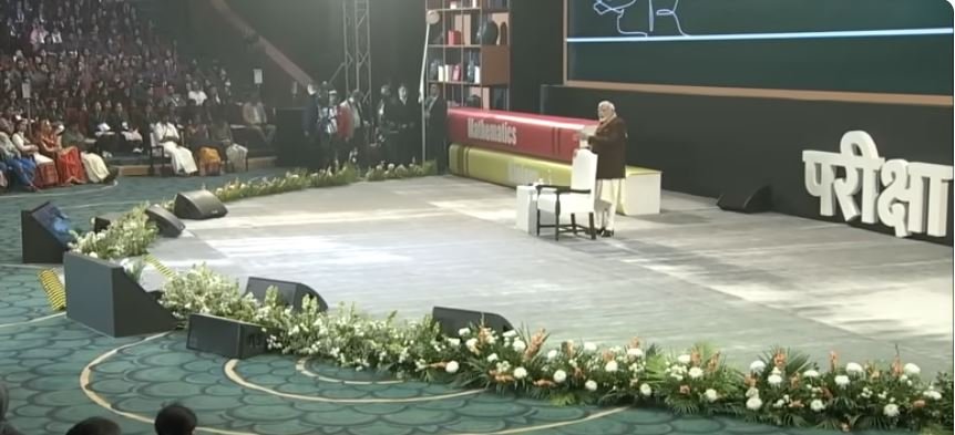 पाकिस्तान चीन के जेट बेचकर कर्ज चुका रहा, सऊदी को 18 हजार करोड़ की डील