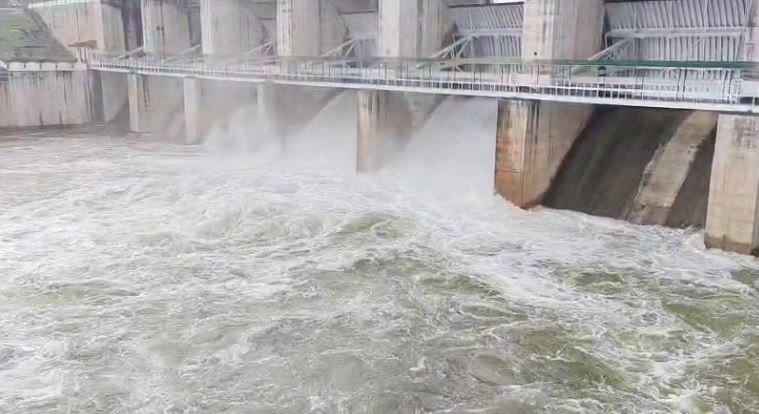 Karauli Panchna Dam water release: करौली में पांचना बाँध के दो गेट खोले गए, गंभीर नदी क्षेत्र में हाई अलर्ट जारी