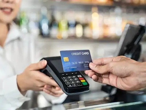 1 दिन की देरी पर ₹1000 जुर्माना! लेकिन क्या गिर जाएगा आपका CIBIL स्कोर?