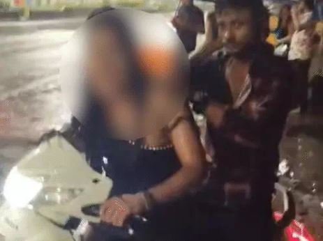Korba: वन नाइट क्लब के बाहर नशे में युवती का हंगामा