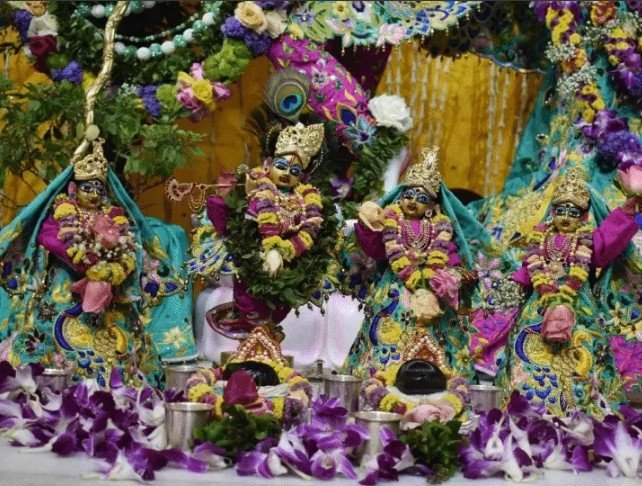 CG Janmashtami: छत्तीसगढ़ में जन्माष्टमी की धूम, कही 1100KG मालपुआ का भोग तो कही दुग्धाभिषेक इस्कॉन टेंपल में 3 दिन का महोत्सव